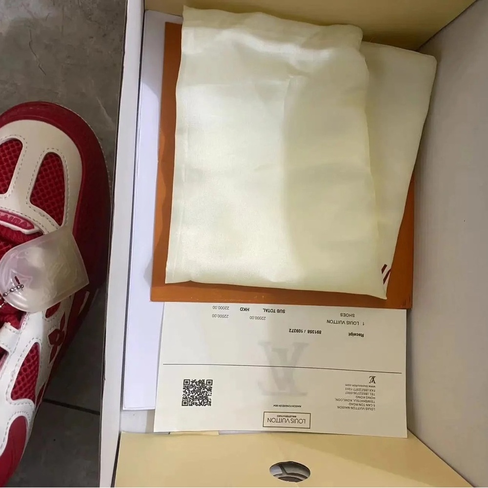 Red and white Louis Vuitton lv skates sneaker - Picture 5 of 5